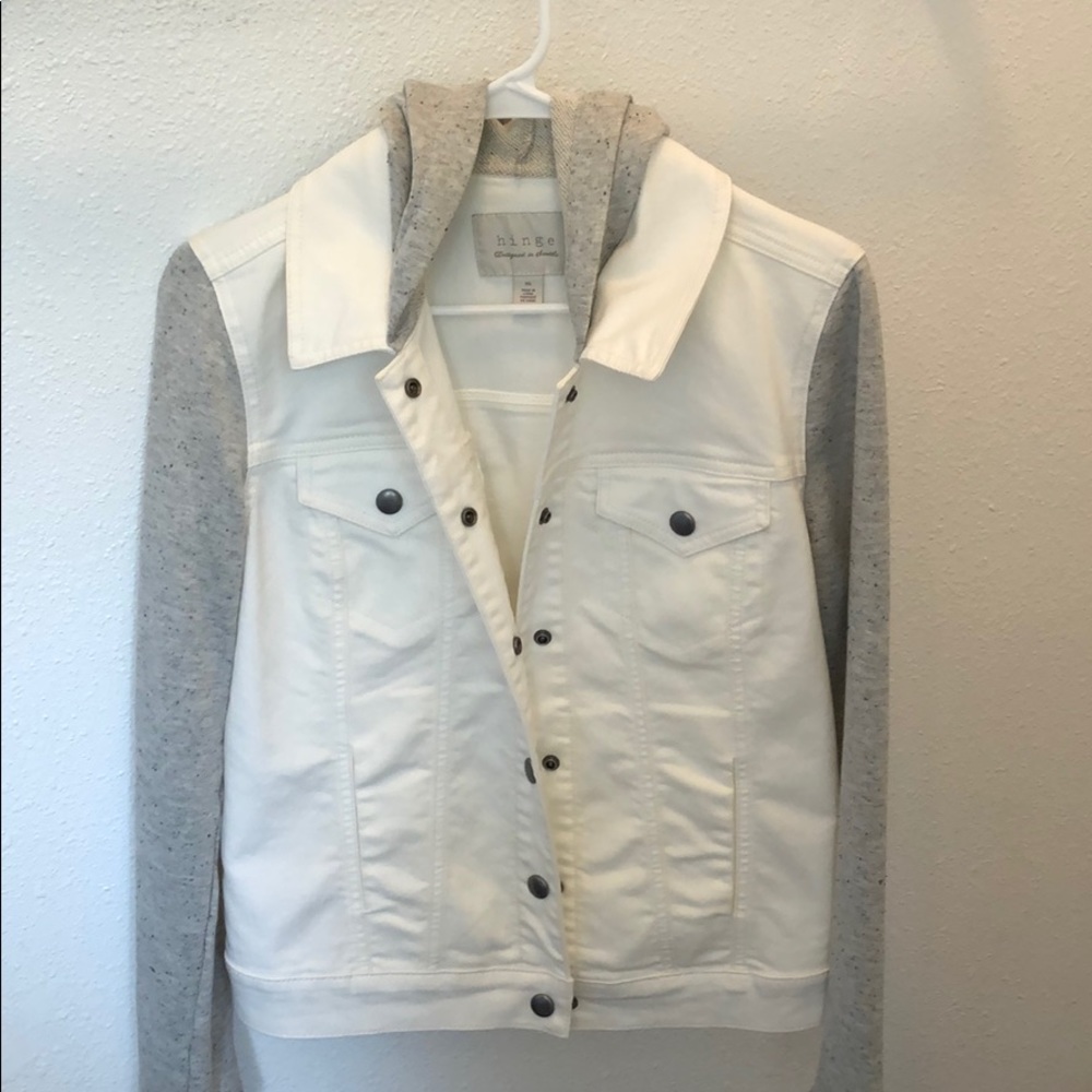 Hinge jacket